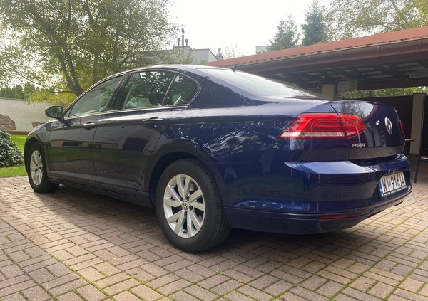 Volkswagen Passat cena 73900 przebieg: 99600, rok produkcji 2019 z Warszawa małe 596